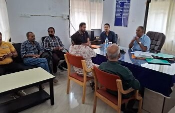 कलेक्टर के निर्देश पर बस संचालकों की बैठक