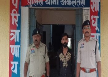 नकली नोट से शराब खरीदने पहुंचा युवक गिरफ्तार, 500 के चार फर्जी नोट बरामद