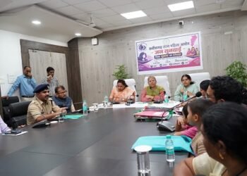 दो अनावेदक शासकीय सेवक जवानों के खिलाफ अलग-अलग मामलों में आपराध पंजीबद्ध करने का डीएसपी को महिला आयोग अध्यक्ष ने दिया निर्देश
