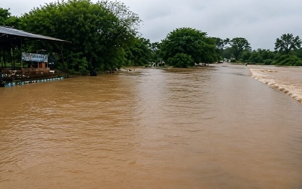 बीजापुर में चार दिनों की मूसलाधार बारिश से जनजीवन अस्त-व्यस्त, 100 से अधिक गांवों का जिला मुख्यालय से टूटा संपर्क
