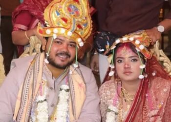 मौत से 3 घंटे पहले कॉल, ऑफिस में पार्टी की:दिल्ली में नवविवाहिता की तीसरी मंजिल से गिरकर मौत, परिवार बोला- ये सुसाइड नहीं मर्डर है