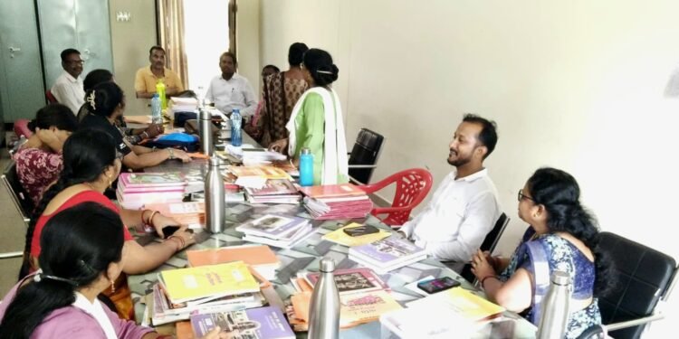 शासकीय कन्या शिक्षा परिसर का औचक निरीक्षण, शिक्षा व्यवस्था सुधारने दिए निर्देश