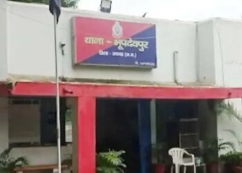 बिना बताए पत्नी के खाते से 28 लाख उड़ाए:ज्वाइंट अकाउंट भी खुलवाया, आरोप- अलग रहने के दौरान खाते से निकाले पैसे, पति पर FIR