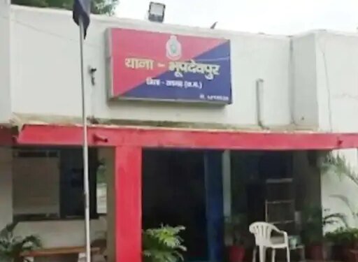 बिना बताए पत्नी के खाते से 28 लाख उड़ाए:ज्वाइंट अकाउंट भी खुलवाया, आरोप- अलग रहने के दौरान खाते से निकाले पैसे, पति पर FIR