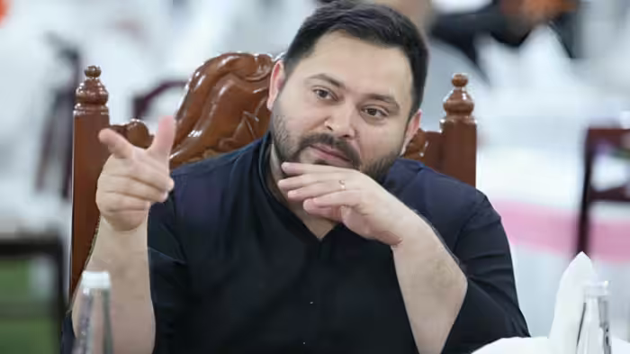 ‘अमेरिका-इजराइल-ईरान विवाद को खत्म कराने गए हैं’, तेजस्वी के विदेश दौरे पर JDU-BJP का तंज