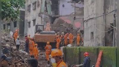 महाराष्ट्र के भिवंडी में 4 मंजिला बिल्डिंग ढही, 9 मौतें:मरम्मत का काम चलते वक्त हादसा