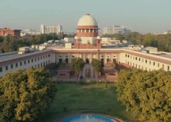 चुनाव आयुक्तों की नियुक्ति पर सरकार की दलील:सुप्रीम कोर्ट से कहा- PM लोकतंत्र के खिलाफ जाएंगे