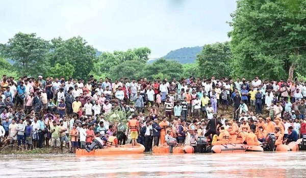 चार दिन बाद मिला दंपती का शव: लात नाला हादसे में प्रशासन के रेस्क्यू अभियान को मिली सफलता