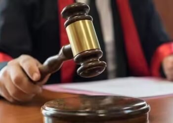 गुना कलेक्टर पर हाईकोर्ट का हंटर, SC/ST किसानों की जमीन हड़पने के मामले में रिपोर्ट का बताया ‘मिसलीडिंग’, पेश होने के आदेश