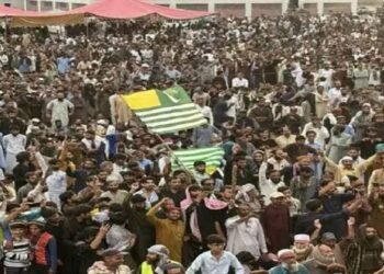 PoK में पाकिस्तानी सेना प्रदर्शनकारियों को कुचल रही, मुजफ्फराबाद की ओर बढ़े 1 लाख लोग, 9 की मौत
