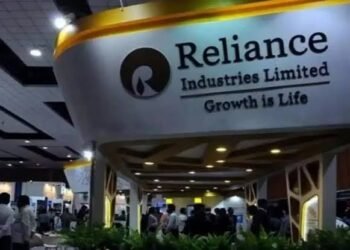 बाजार में गिरावट के बीच उछला रिलायंस का शेयर, ब्रोकरेज में लगी टारगेट बढ़ाने की होड़
