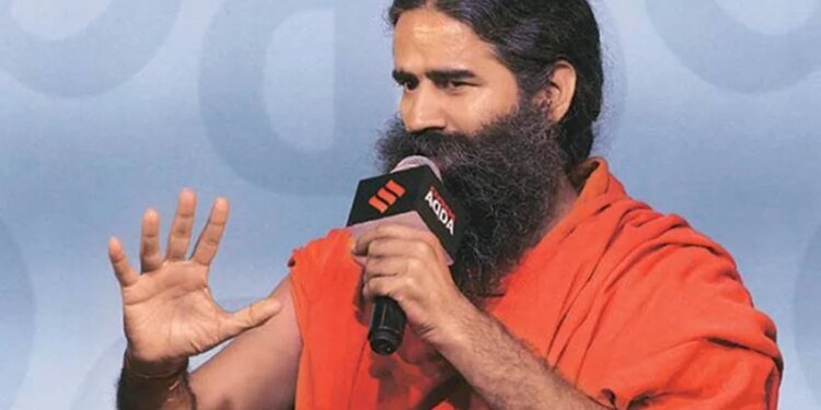 बाबा रामदेव की फाइनेंशियल सेक्टर में एंट्री, पतंजलि की 4,500 करोड़ की डील को मिली हरी झंडी