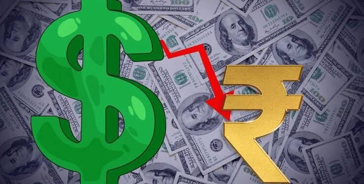 रुपये की गिरावट थामने के लिए RBI की बड़ी पहल, एक दिन में बेच डाले 7 अरब