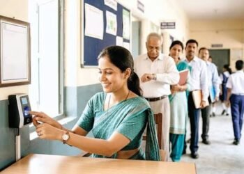 सरकारी स्कूलों के शिक्षकों के लिए नया नियम, ई-अटेंडेंस से पहले देना होगा गणित का जवाब; सर्वर बचाने कैप्चा सिस्टम लागू