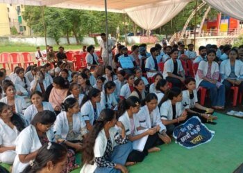 एमपी में नर्सिंग स्टूडेंट्स का प्रोटेस्ट: चार साल का कोर्स 6 साल बाद भी अधूरा; डिग्री-परीक्षा की मांगों को लेकर अंबेडकर पार्क में आंदोलन