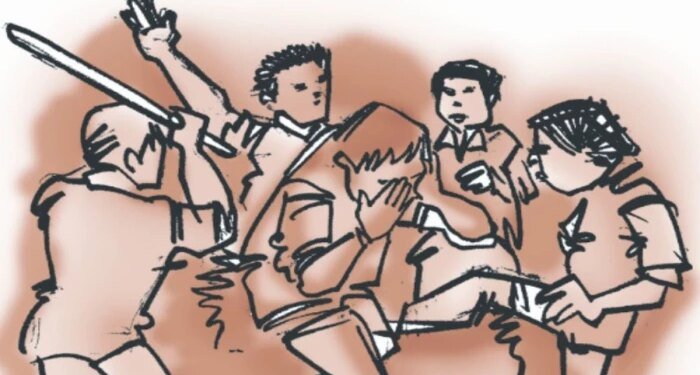 भोपाल में पुरानी रंजिश में खूनी संघर्ष: तीन दोस्तों पर चाकुओं से ताबड़तोड़ हमला, बाइक में भी की तोड़फोड़