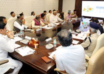 ‘जरूरत पड़े तो बाढ़ पीड़ितों को दें एयर एंबुलेंस’, भोपाल में कंट्रोल रूम पहुंचे CM मोहन यादव ने दिए कड़े निर्देश
