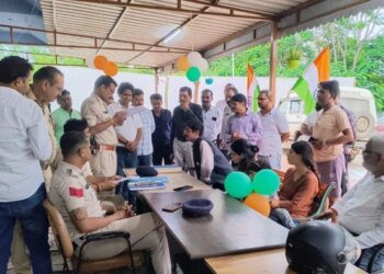 भोपाल में BJP विधायक की तिरंगा यात्रा पर बवाल; बिना हेलमेट और स्टंटबाजी के आरोप, कटारा हिल्स थाने में कांग्रेस का प्रदर्शन