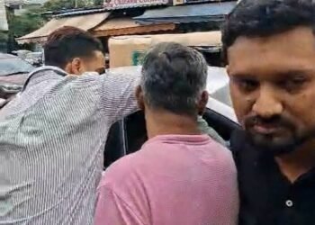 टैक्सी हड़ताल पर आज तय होगी आगे की दिशा:बोर्ड ऑफिस चौराहे पर धरना