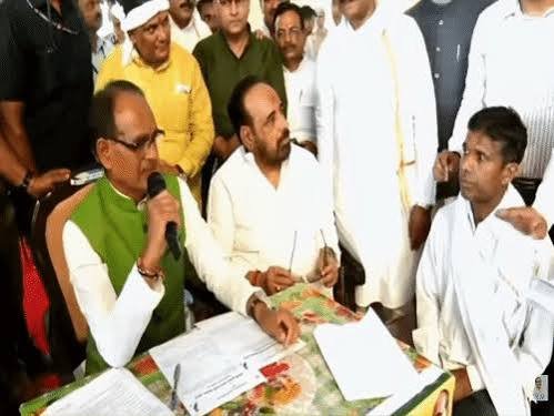 भूमिहीनों को जमीन देने में MP दूसरे नंबर पर:96 फीसदी परिवारों को अपना घर बनाने सरकार ने दिए प्लॉट