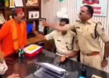 ‘आरिफ मसूद के इशारे पर करते हो काम…’ भोपाल के थाने में ACP के सामने ही भिड़े TI और हिंदू नेता, वीडियो वायरल