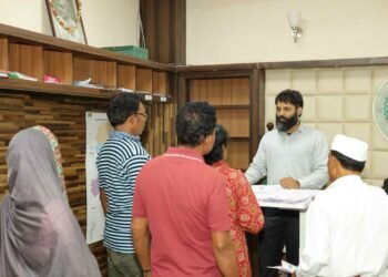कलेक्टर रोहित व्यास ने जनदर्शन में सुनी आमजन की समस्याएं
