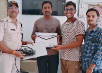 भोपाल जा रहे एक यात्री का ट्रेन में छूटा 70 हजार का लैपटॉप, RPF ने ‘ऑपरेशन अमानत’ के तहत लौटाया बैग