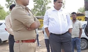 स्वतंत्रता दिवस की तैयारियों को लेकर कलेक्टर-एसपी ने सीएसईबी ग्राउंड का किया निरीक्षण