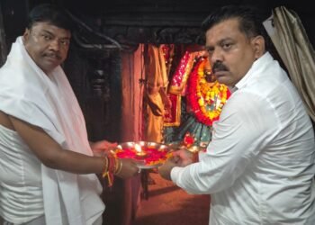 मां दंतेश्वरी का आशीर्वाद लेकर बस्तर तिरंगा यात्रा के द्वितीय दिवस का शुभारंभ