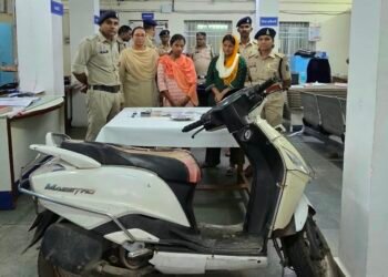 त्योहारी भीड़ में ‘गले’ पर नजर, दो महिला चोर गिरफ्तार