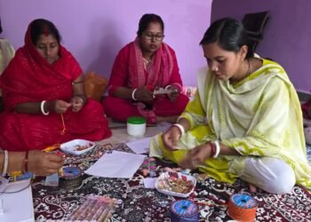 बिहान से कम लागत में राखी निर्माण को मिला नया आयाम