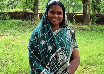 कभी घर की चारदीवारी तक सीमित थीं लक्ष्मनिया दीदी, आज गांव में डिजिटल सेवाओं की बनीं पहचान
