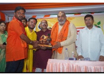 शिवनाथ कांवड़ यात्रा में शामिल हुए विधायक चंद्राकर, महमरा एनिकट में की महाआरती