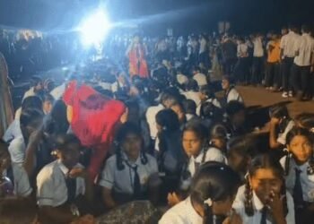 दुर्ग में 12 घंटे चला ‘Gen Alpha’ का चक्काजाम:400 बच्चों के लिए 17 शिक्षक मांगे, 4 मिले, प्रिंसिपल हटाए गए, प्रदर्शन आधी रात खत्म