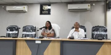 कलेक्टर ने स्वास्थ्य विभाग की योजनाओं एवं कार्यक्रमों के प्रगति की समीक्षा की