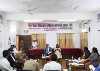जिला प्रशासन व न्यायपालिका की संयुक्त समीक्षा बैठक : हिट एंड रन, नेशनल लोक अदालत और कैदियों की स्थिति पर मंथन