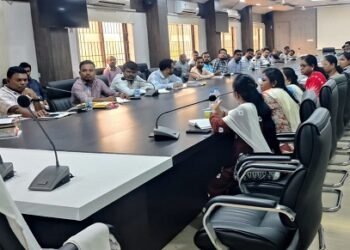 अपर कलेक्टर की अध्यक्षता में राजस्व कर्मचारियों को मिला प्रशिक्षण