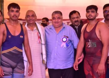 नागपंचमी पर अंबिकापुर में कुश्ती प्रतियोगिता, पर्यटन मंत्री ने पहलवानों का बढ़ाया उत्साह