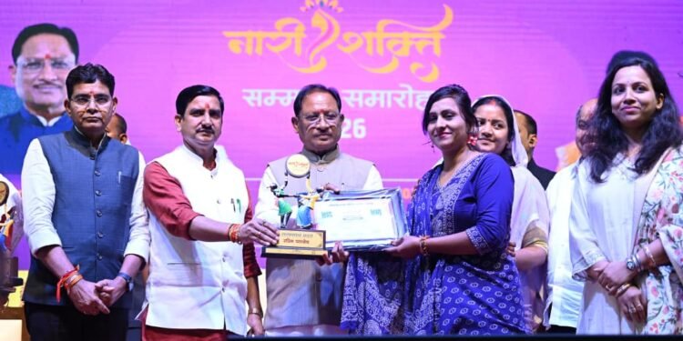 नारी के सम्मान, सुरक्षा और स्वावलंबन से ही बनेगा समृद्ध छत्तीसगढ़ : विष्णु देव साय