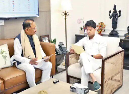 4 मुलाकातें-4 सौगातें:केंद्रीय संचार मंत्री, कृषि मंत्री और जनजातीय कार्य मंत्री से मिले सीएम साय