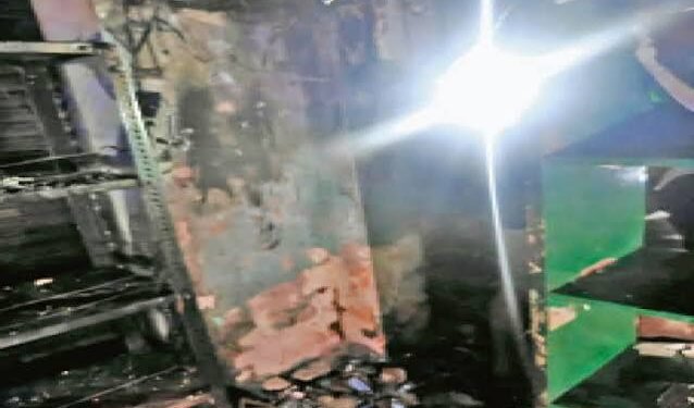 बिना बीमा के चल रहीं 705 सरकारी शराब की दुकानें, सीसीटीवी जलने से साजिश का अंदेशा