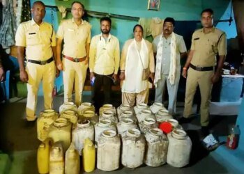 अंजोरीपाली में अवैध शराब पर आबकारी की दबिश:12 लीटर महुआ शराब और 345 किलो लाहन जब्त, एक आरोपी गिरफ्तार