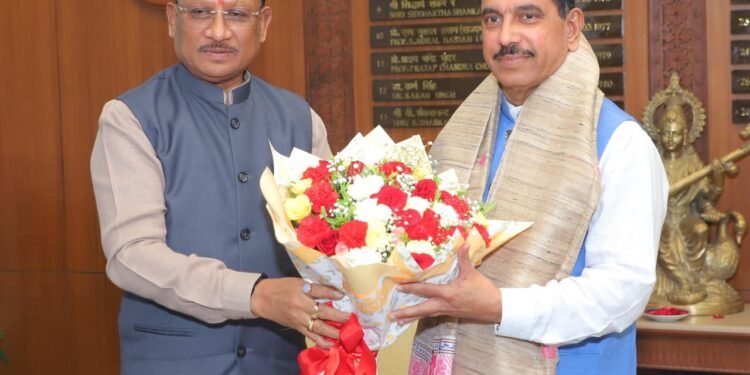 5 लाख मीट्रिक टन चावल के शीघ्र उठाव की पहल, मुख्यमंत्री विष्णुदेव साय ने केंद्रीय मंत्री से पर्याप्त रेलवे रैक उपलब्ध कराने का किया आग्रह