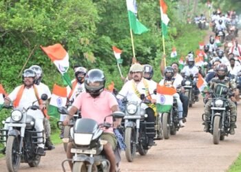 विजय शर्मा और केदार कश्यप के नेतृत्व में बारसूर पहुंची बाइक तिरंगा यात्रा