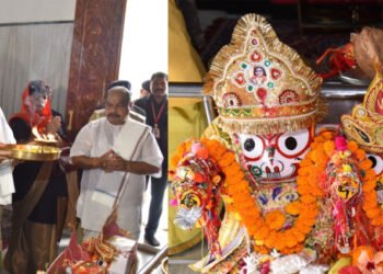 रक्षाबंधन पर राज्यपाल श्री रमेन डेका ने भगवान जगन्नाथ के दर्शन कर बांधा रक्षासूत्र