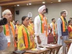 नई BJP टीम के साथ नितिन नवीन की पहली बैठक:वंदे मातरम के सभी 6 अंतरे गाए गए