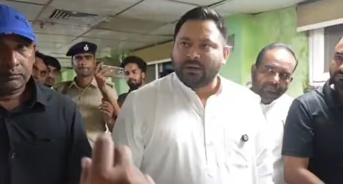 ‘तुम आराम से लेटो पहले’, घायल छात्रों से मिलने के बाद तेजस्वी यादव का CM सम्राट चौधरी से बड़ी डिमांड