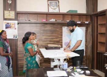 कलेक्टर व्यास ने जनदर्शन में सुनी आमजन की समस्याएं
