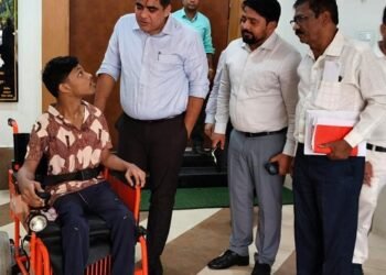 कलेक्टर की संवेदनशील पहल से दिव्यांग छात्र के सपनों को मिली नई उड़ान