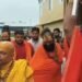 चंपत राय के खिलाफ संतों की बैठक पुलिस ने रोकी:आश्रम से निकालकर ताला लगाने का आरोप